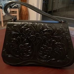 Patricia Nash Gwynne tooled black convertible hand help/crossbody